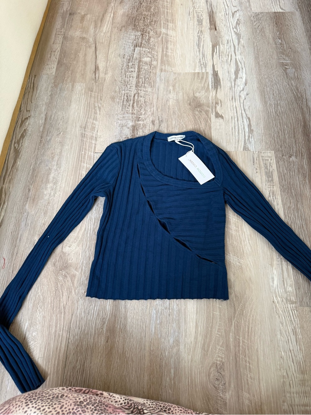 Cotton citizen top